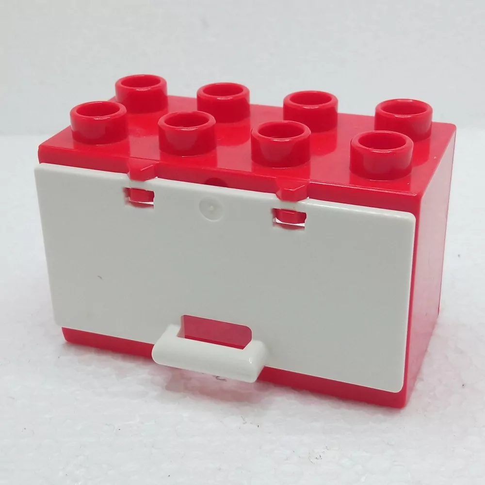 Lego® Duplo® Skříňka červená, bílá dvířka
