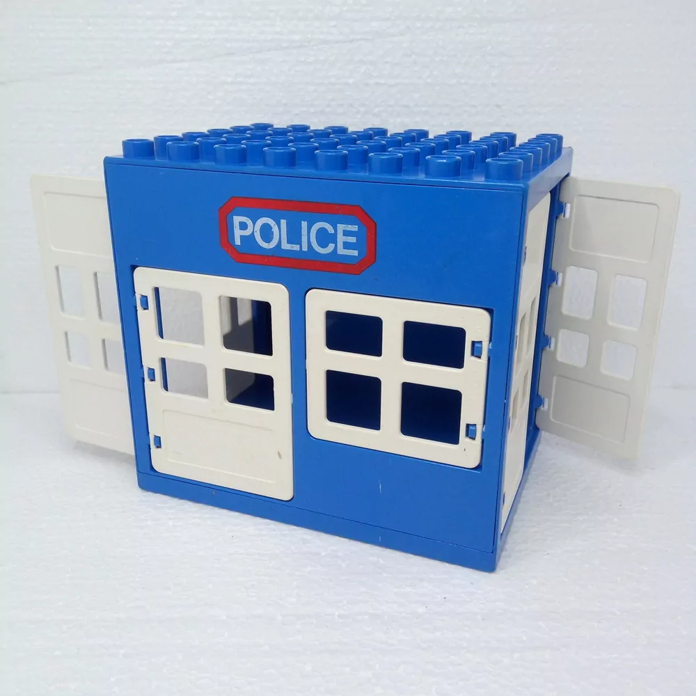 Lego® Duplo® Policejní stanice 6x8x6 průchozí z boku