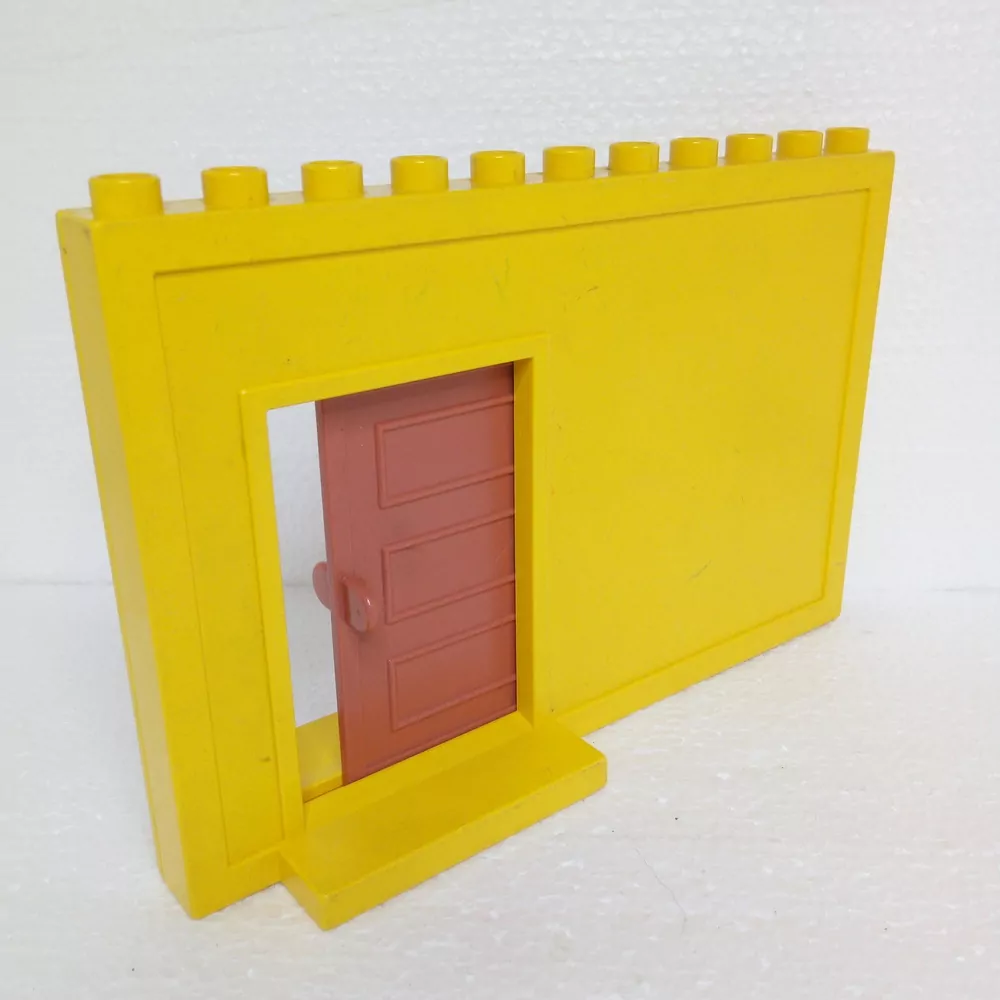 Lego® Duplo® Žlutá stěna s posuvnými dveřmi