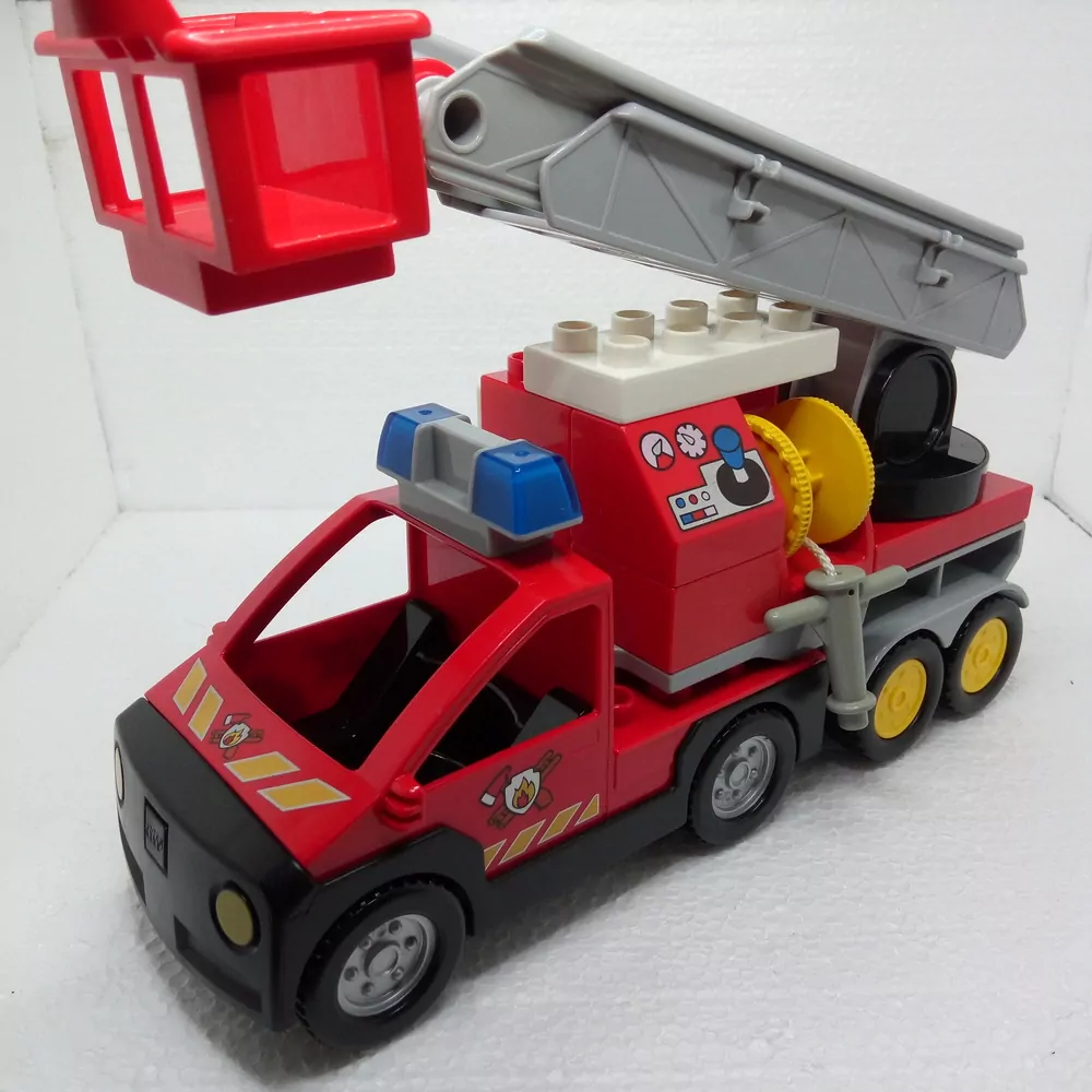 Lego® Duplo® Hasičské auto s teleskopickým žebříkem