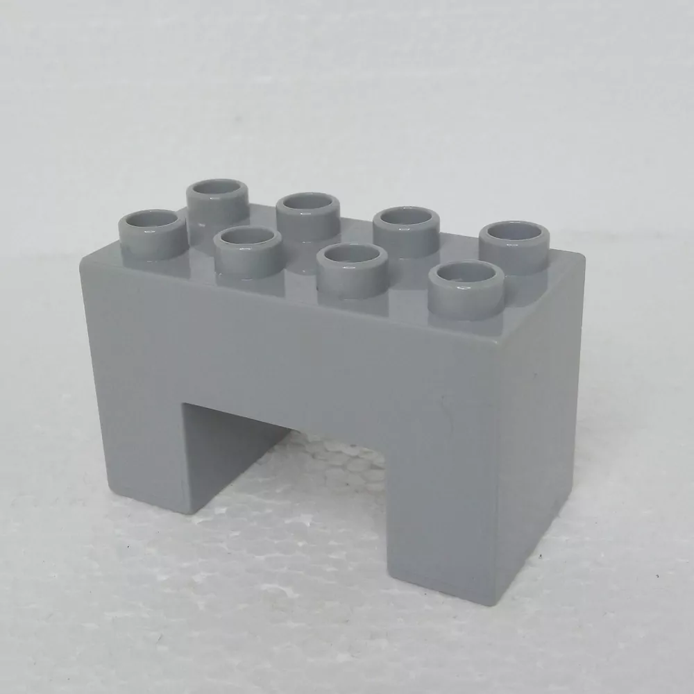 Lego® Duplo® Kostka 2x4x2 most hranatý světle šedý
