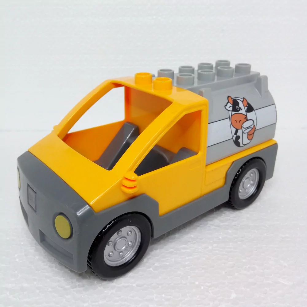 Lego® Duplo® Pickup žlutý s cisternou na mléko