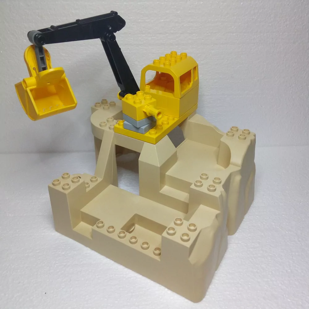 Lego® Duplo® Otočný jeřáb na 3D podložce