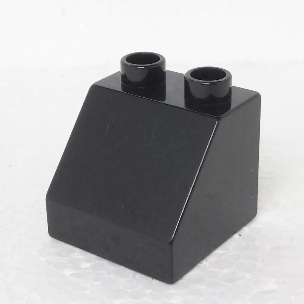 Lego® Duplo® Kostka 2x2 zkosená černá