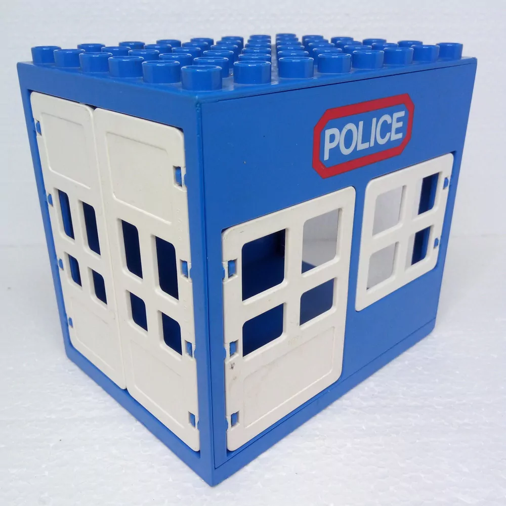 Lego® Duplo® Policejní stanice 6x8x6 průchozí z boku