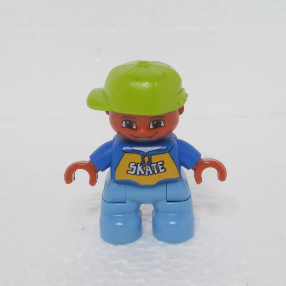 Lego® Duplo® Panáček Dítě Chlapeček zelená kšiltovka