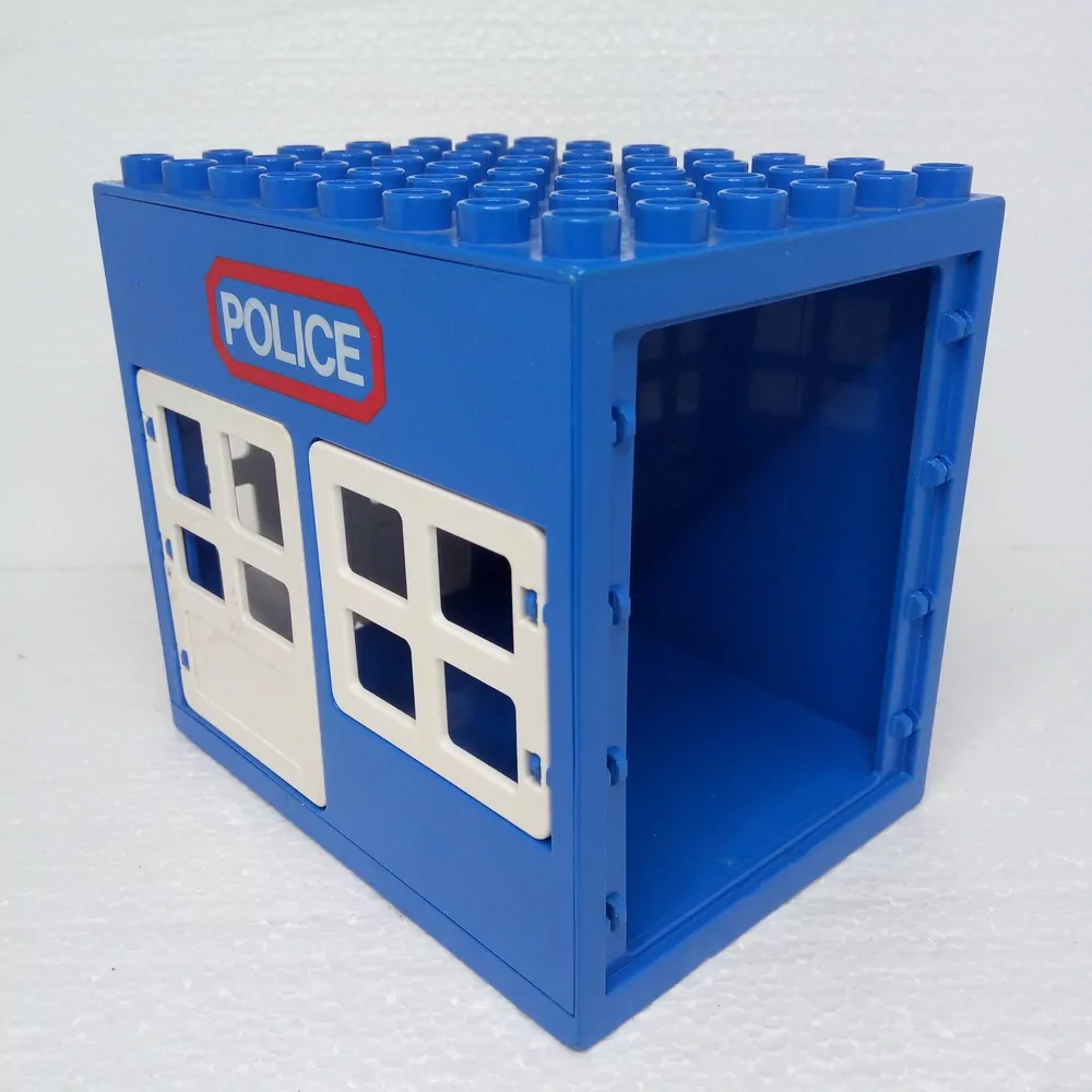 Lego® Duplo® Policejní stanice 6x8x6 průchozí z boku
